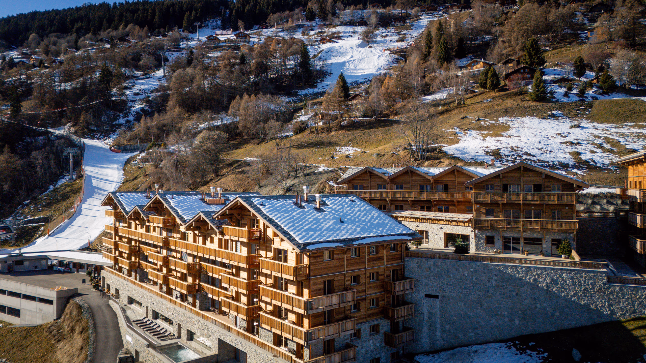 Dent Blanche Resort