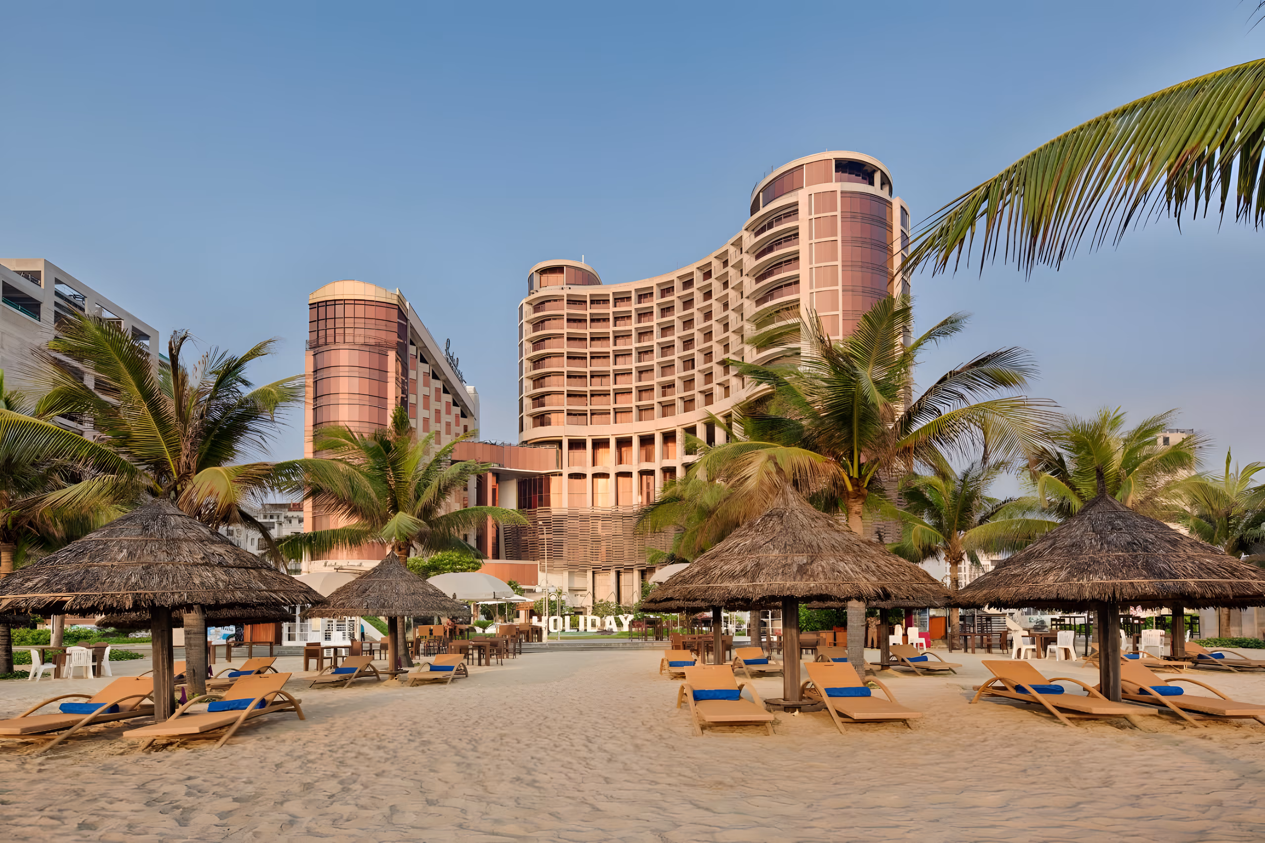 Holiday Beach Hotel Danang