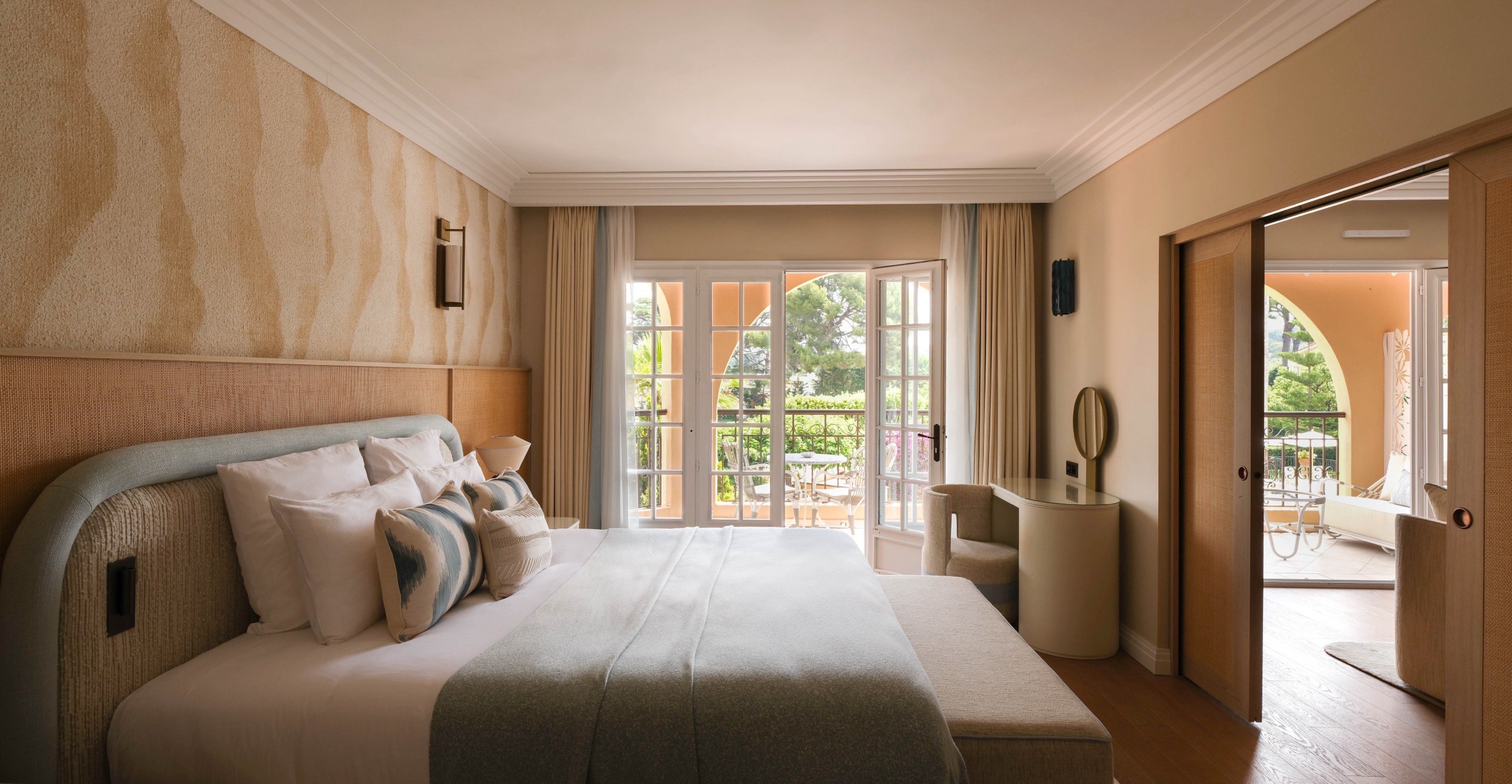 Suite - Swimming Pool View
