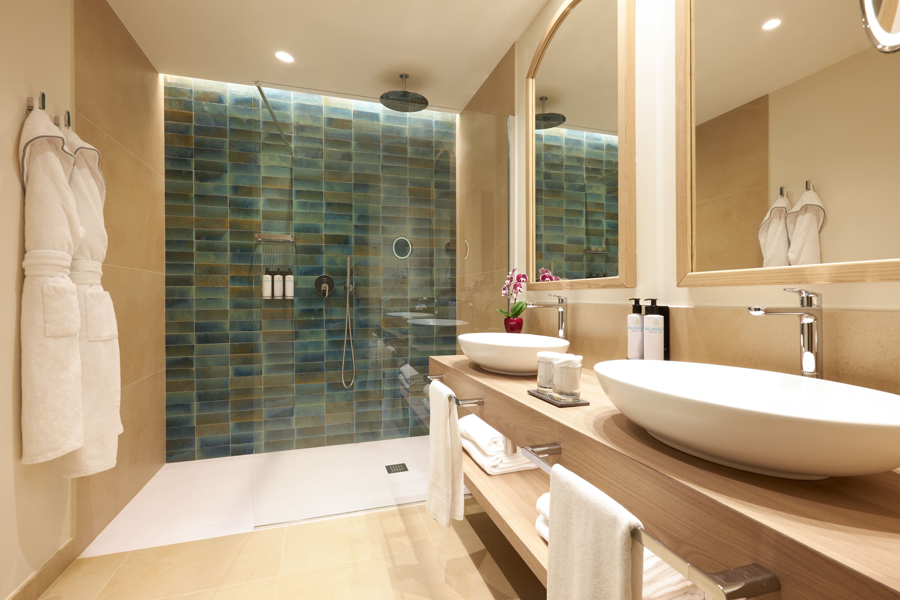 Prestige Suite - Bay Side