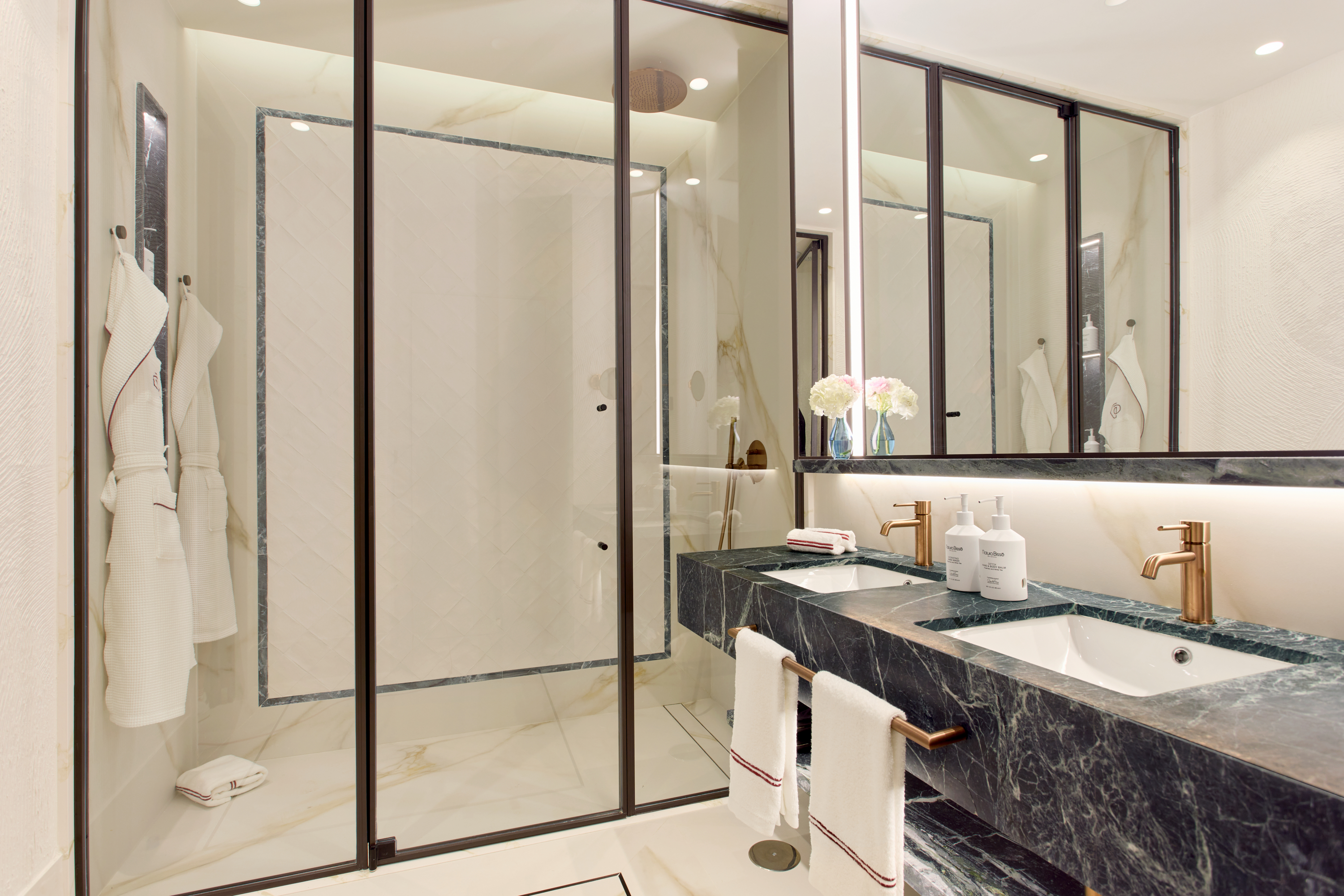 Penthouse Suite with panoramic view