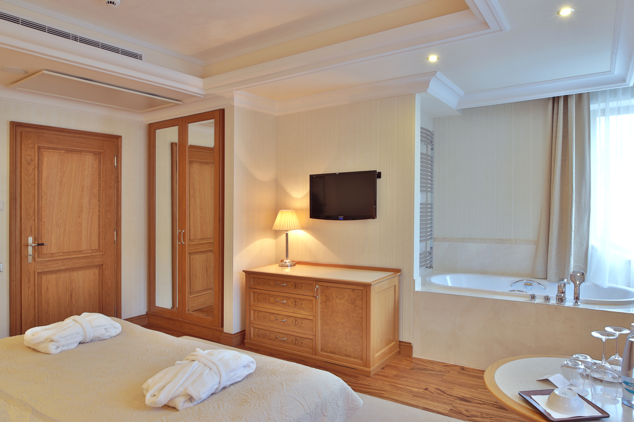 Captain Suite