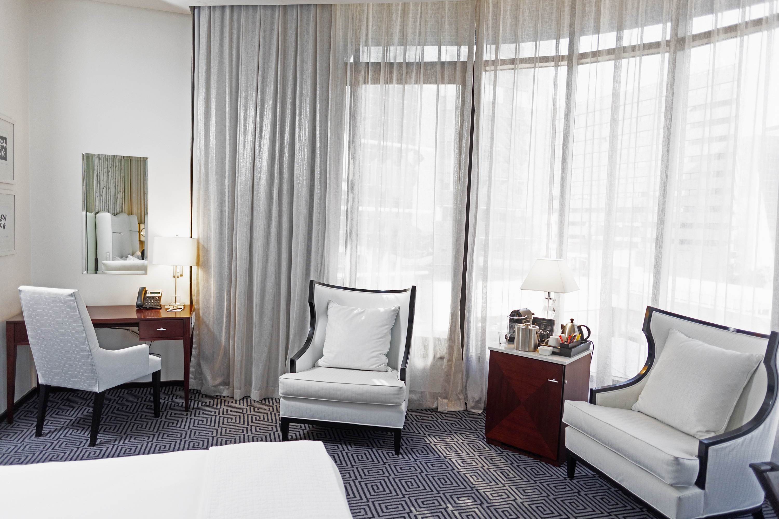 Davinci Hotel And Suites