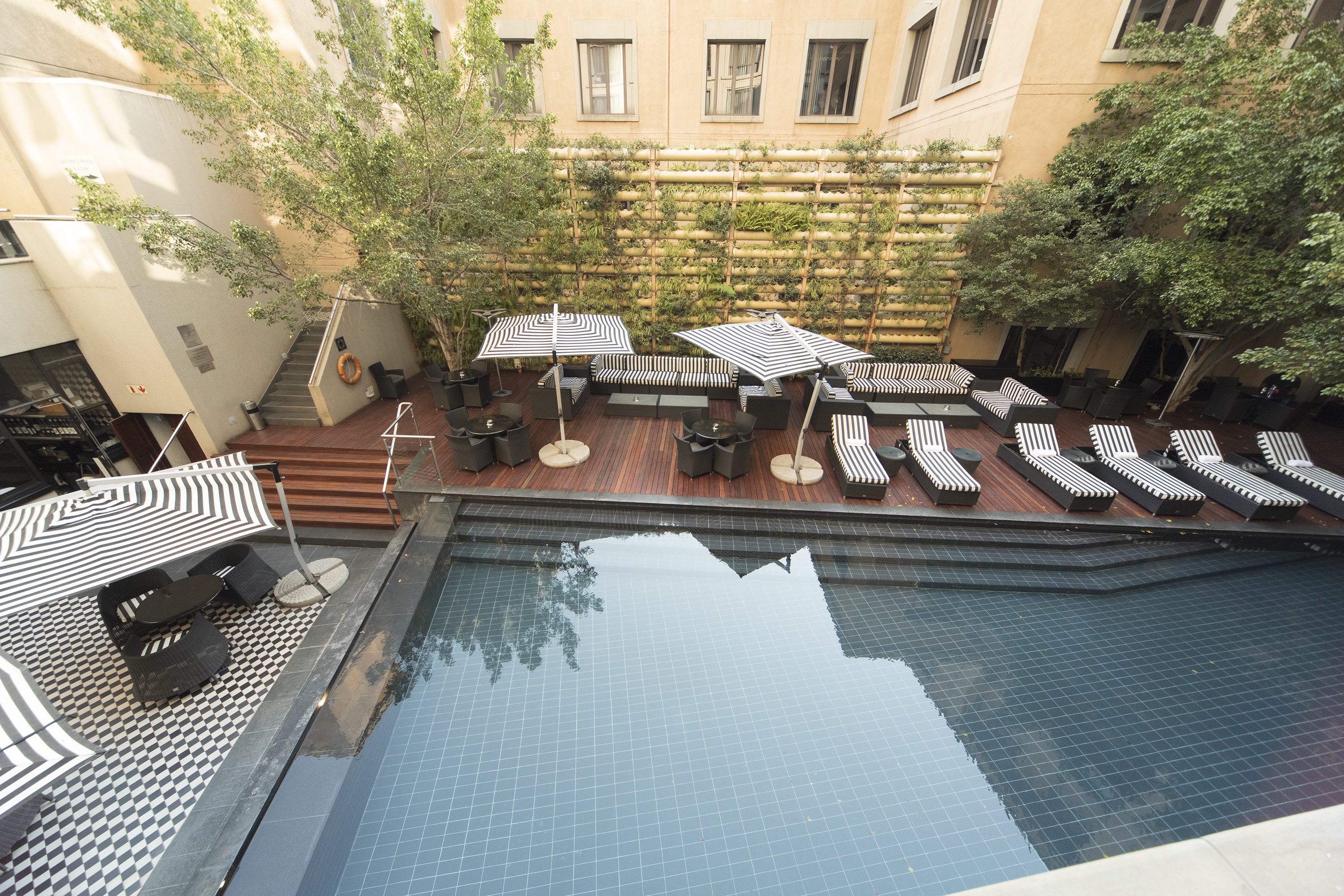 Davinci Hotel And Suites