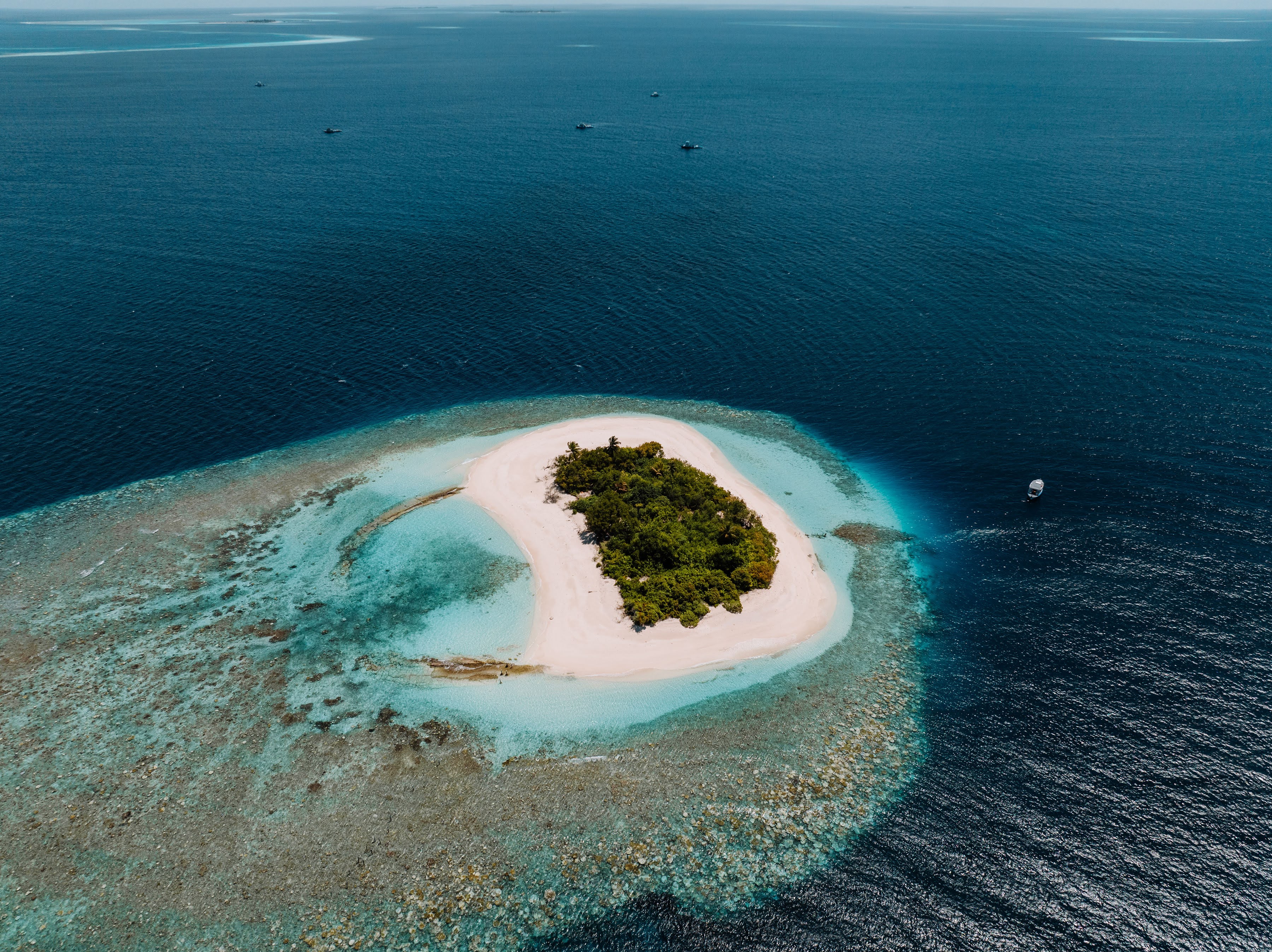 Diamonds Athuruga Maldives Resort & Spa
