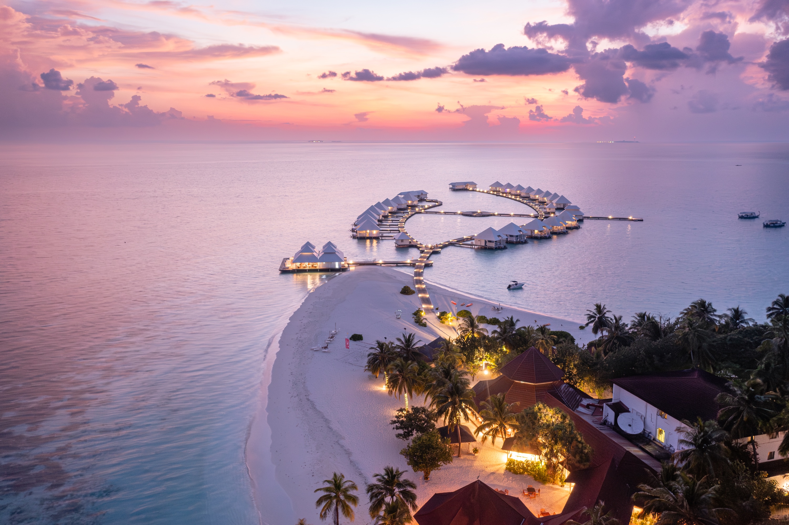 Diamonds Athuruga Maldives Resort & Spa