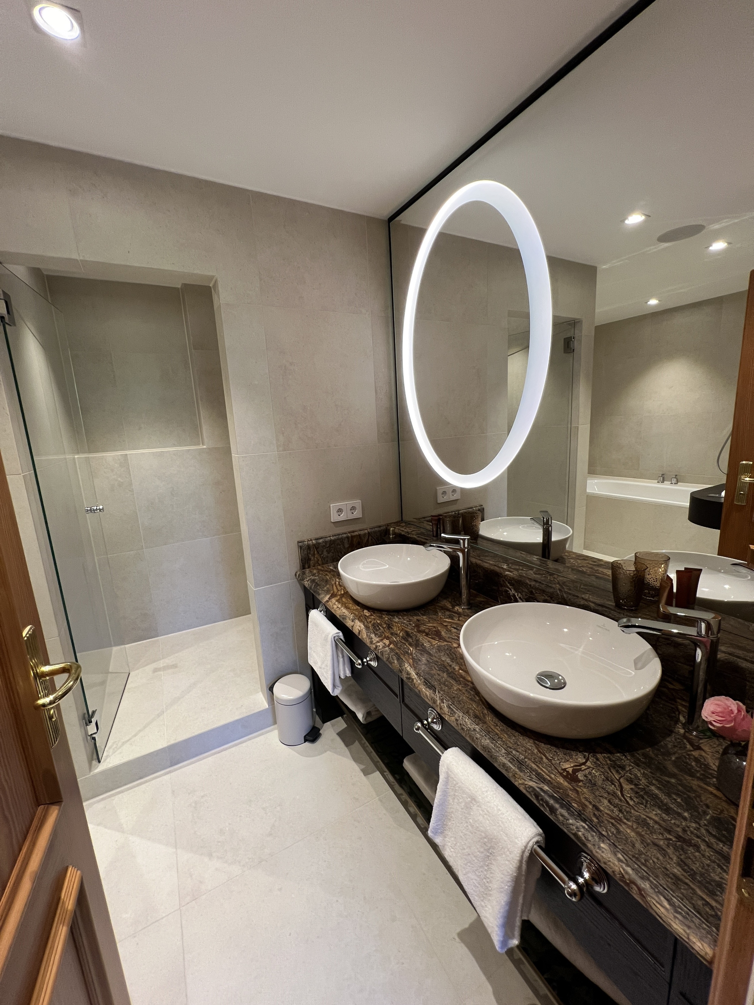Wedding Tower Suite