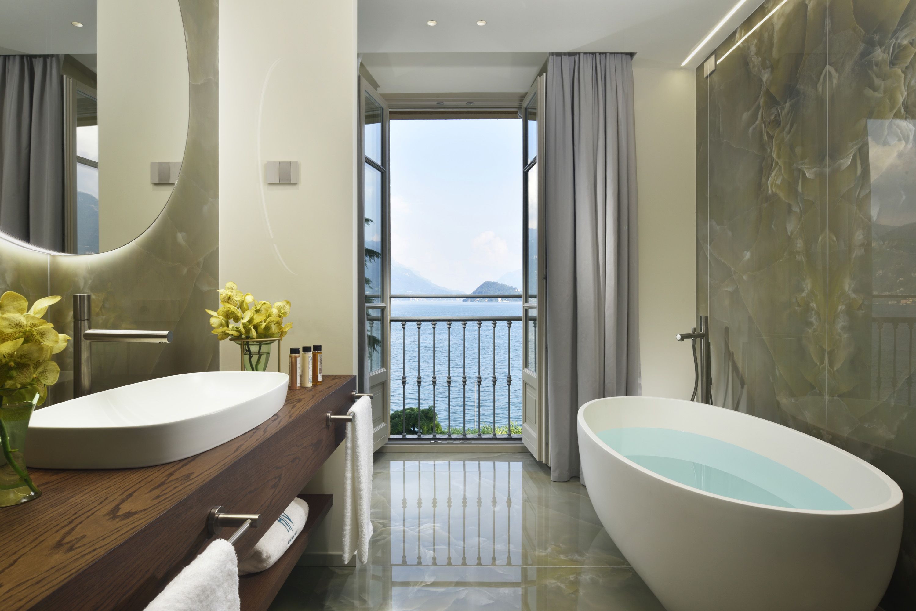 Exclusive Suite with Lake View